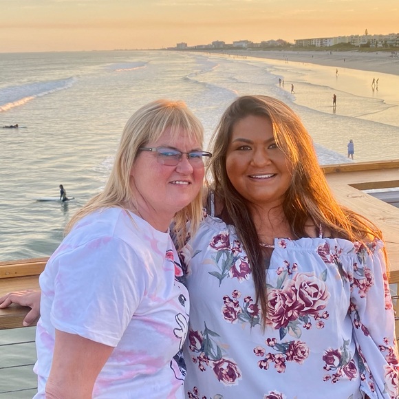 Meet your Posher, Sabrina - Picture 2 of 3